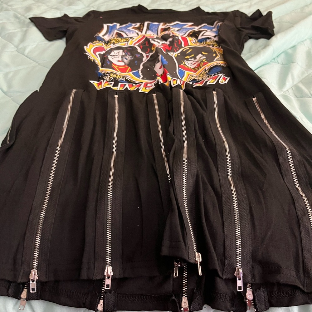Kiss Dress